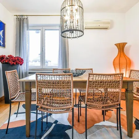 Апартамент Fully Equipped Vitoshka Area Spacious Metro