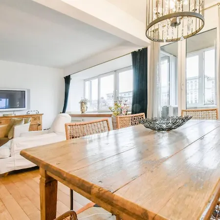 Апартамент Fully Equipped Vitoshka Area Spacious Metro *