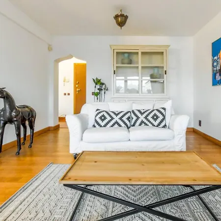 Fully Equipped Vitoshka Area Spacious Metro
