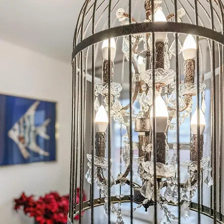 Fully Equipped Vitoshka Area Spacious Metro شقة