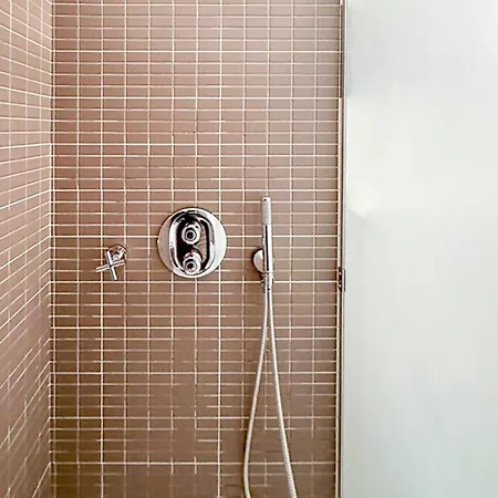 Fully Equipped Vitoshka Area Spacious Metro * صوفيا